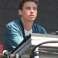 Flume (musician) height profile photo