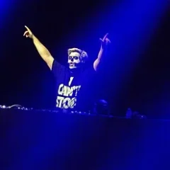 Flux Pavilion height profile photo