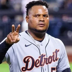 Framber Valdez height profile photo