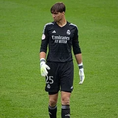Fran González (footballer, born 2005) height profile photo