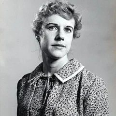 Frances Sternhagen height profile photo