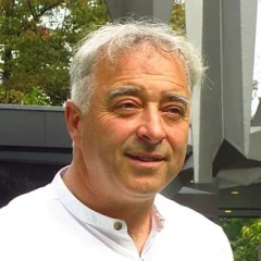 Frank Cottrell-Boyce height profile photo