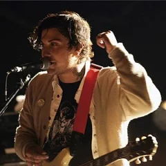 Frank Iero height profile photo