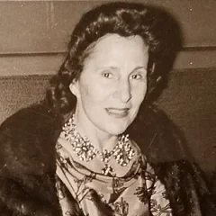 Gala Dalí height profile photo