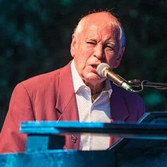 Gary Brooker height profile photo