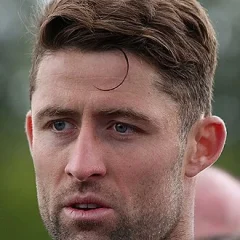 Gary Cahill height profile photo