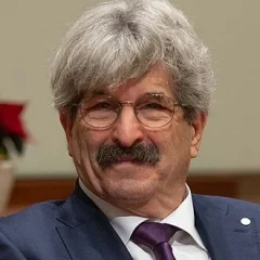 Gary Ruvkun height profile photo