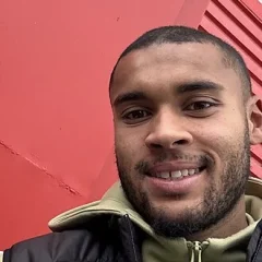 Gavin Bazunu height profile photo
