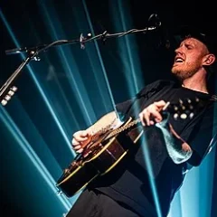 Gavin James (singer) height profile photo