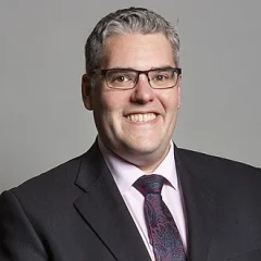 Gavin Robinson height profile photo
