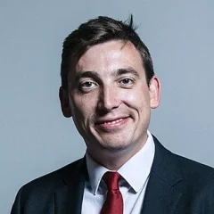 Gavin Shuker height profile photo