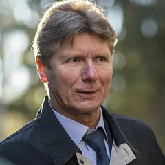 Gennady Padalka height profile photo
