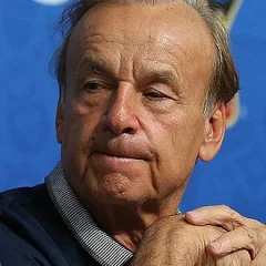 Gernot Rohr height profile photo