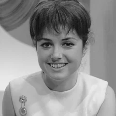 Gigliola Cinquetti height profile photo