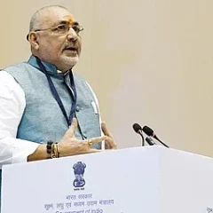 Giriraj Singh height profile photo