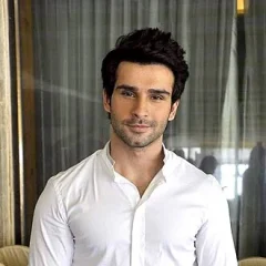 Girish Kumar height profile photo