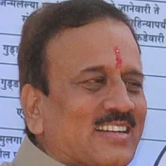 Girish Mahajan height profile photo