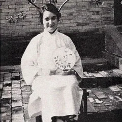 Gladys Aylward height profile photo
