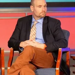 Glenn Thrush height profile photo