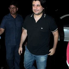 Goldie Behl height profile photo
