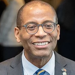 Greg Fergus height profile photo