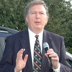 Greg Knight height profile photo