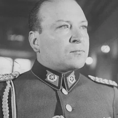 Gualberto Villarroel height profile photo