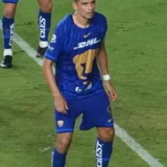 Guillermo Martínez (footballer) height profile photo