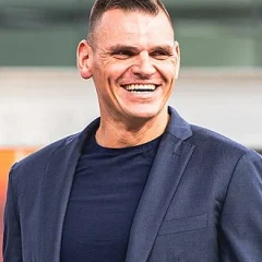 Gunther (wrestler) height profile photo