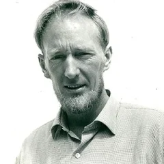 Hamish MacInnes height profile photo