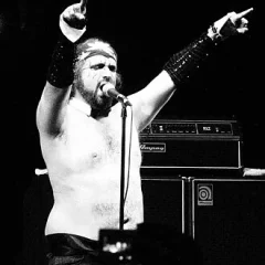 Hank von Hell height profile photo