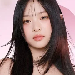 Hanni (singer) height profile photo