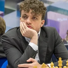 Hans Niemann height profile photo