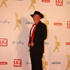 Harry Cooper (veterinarian) height profile photo