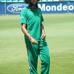 Hashim Amla height profile photo