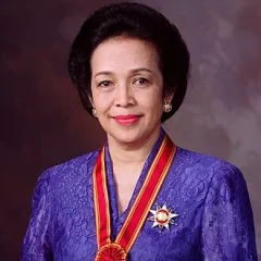 Hasri Ainun Habibie height profile photo