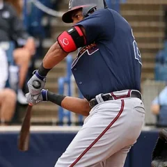 Héctor Olivera (baseball) height profile photo