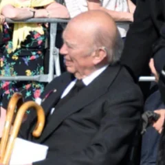 Heinrich IV, Prince Reuss of Köstritz height profile photo