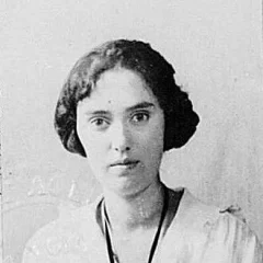 Helen Palmer (writer) height profile photo