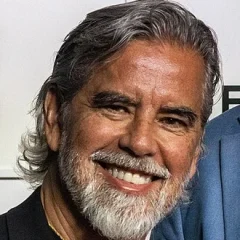 Henk Rogers height profile photo