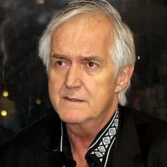 Henning Mankell height profile photo