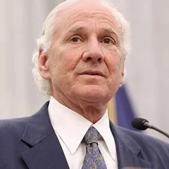 Henry McMaster height profile photo