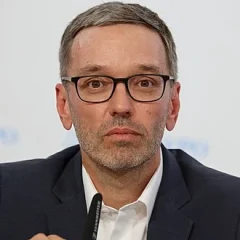 Herbert Kickl height profile photo