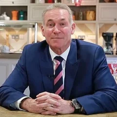 Hilary Jones (doctor) height profile photo
