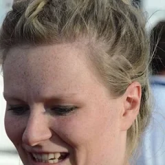 Hollie Pearne-Webb height profile photo