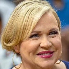 Holly Rowe height profile photo