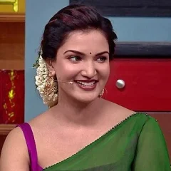 Honey Rose height profile photo