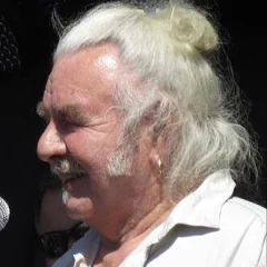 Hugh Keays-Byrne height profile photo
