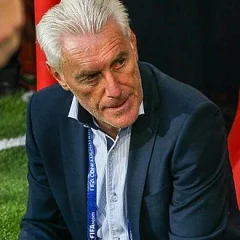 Hugo Broos height profile photo