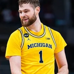 Hunter Dickinson height profile photo